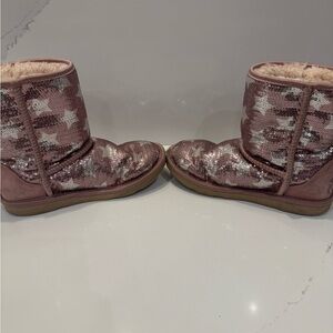 UGGS Kids Sparkly Star Boots